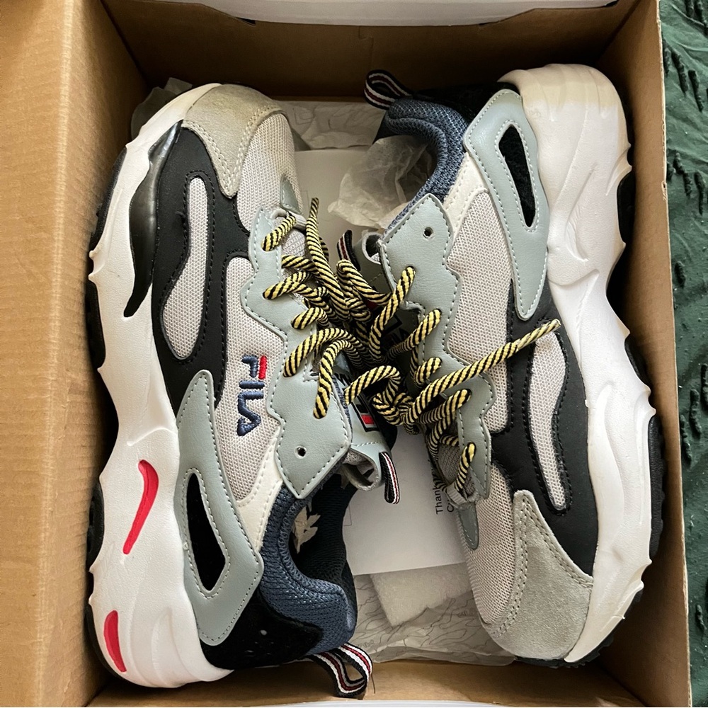 Women’s Fila Ray Tracer Dad Sneakers